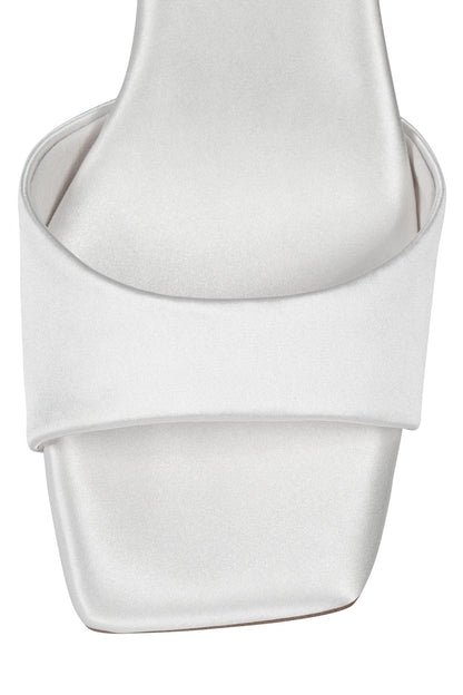 FIORA - White Satin |Jeffrey Campbell